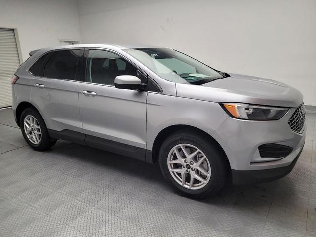 Photo of 2023 Iconic Silver Metallic Ford Edge