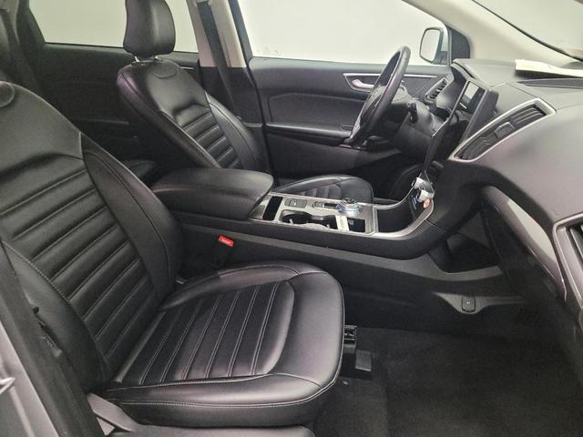 Photo of 2023 Iconic Silver Metallic Ford Edge