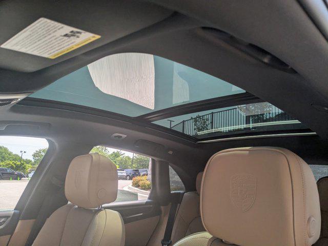 Photo of 2025 Gentian Blue Metallic Porsche Macan