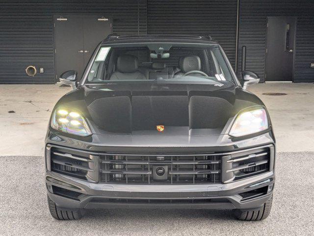 Photo of 2025 Chromite Black Metallic Porsche Cayenne