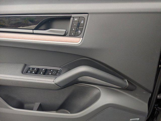 Photo of 2025 Chromite Black Metallic Porsche Cayenne