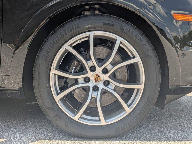 Photo of 2025 Chromite Black Metallic Porsche Cayenne