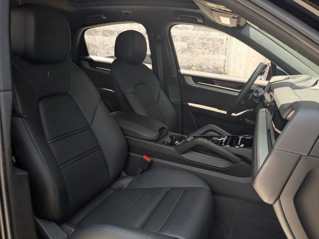 Photo of 2025 Chromite Black Metallic Porsche Cayenne