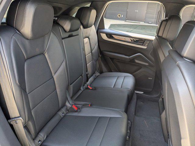 Photo of 2025 Dolomite Silver Metallic Porsche Cayenne
