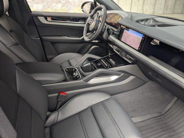 Photo of 2025 Chromite Black Metallic Porsche Cayenne