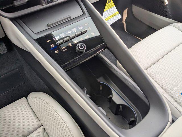 Photo of 2025 White Porsche Macan