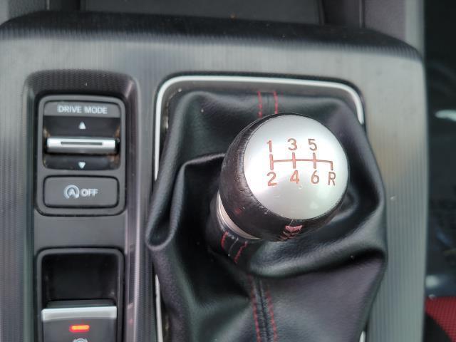 Photo of 2022 Platinum White Pearl Honda Civic Si