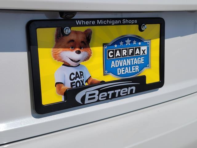 Photo of 2022 Platinum White Pearl Honda Civic Si