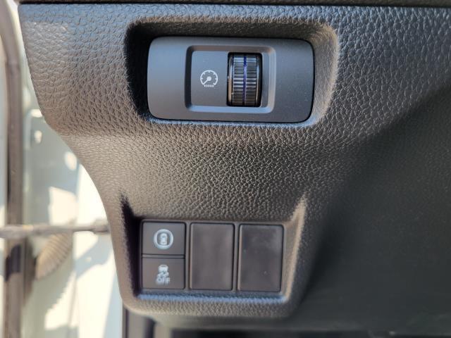 Photo of 2022 Platinum White Pearl Honda Civic Si