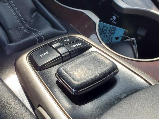Photo of 2016 Silver Lining Metallic Lexus RX 350