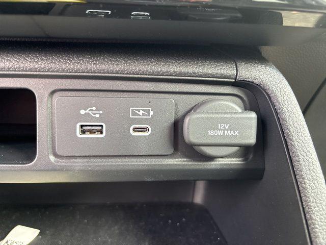 Photo of 2025 Platinum White Pearl Honda Pilot