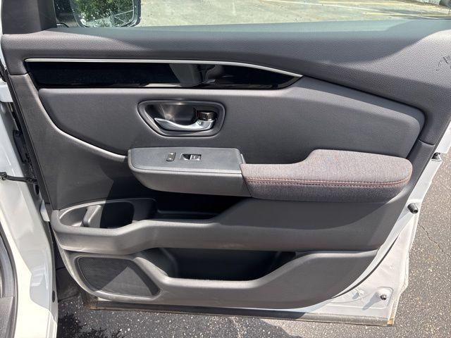 Photo of 2025 Platinum White Pearl Honda Pilot