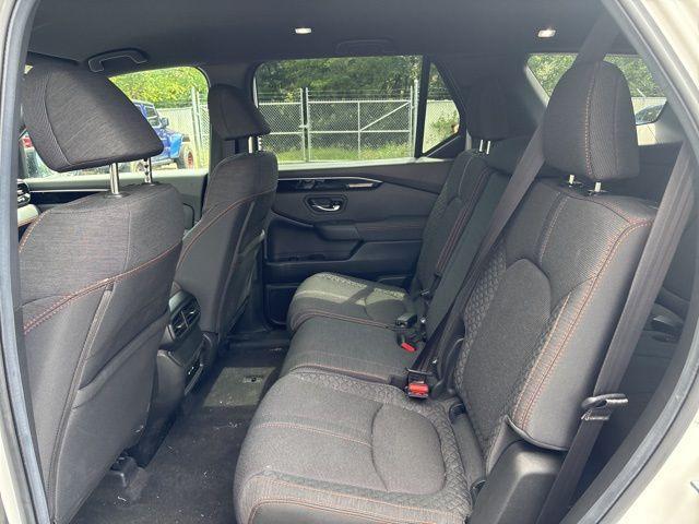 Photo of 2025 Platinum White Pearl Honda Pilot