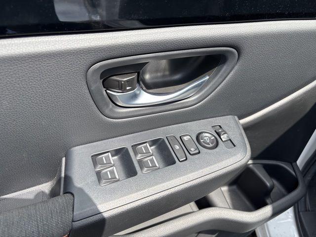 Photo of 2025 Platinum White Pearl Honda Pilot
