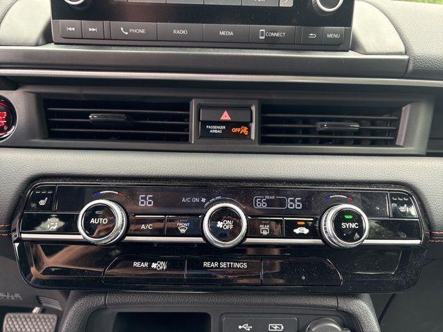 Photo of 2025 Platinum White Pearl Honda Pilot