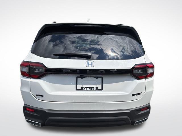 Photo of 2025 Platinum White Pearl Honda Pilot