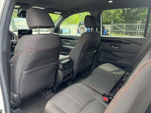 Photo of 2025 Platinum White Pearl Honda Pilot
