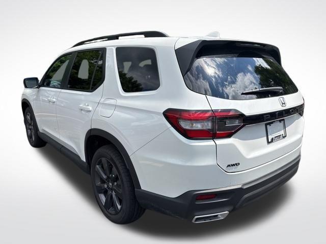 Photo of 2025 Platinum White Pearl Honda Pilot