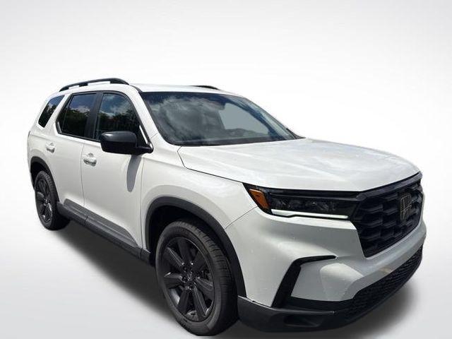 Photo of 2025 Platinum White Pearl Honda Pilot