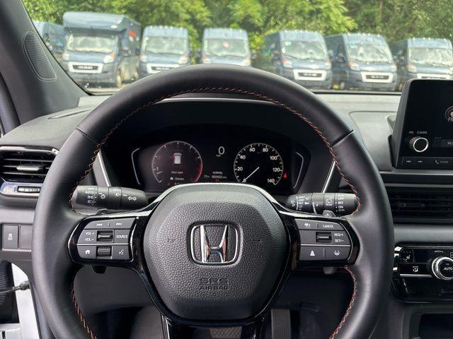 Photo of 2025 Platinum White Pearl Honda Pilot