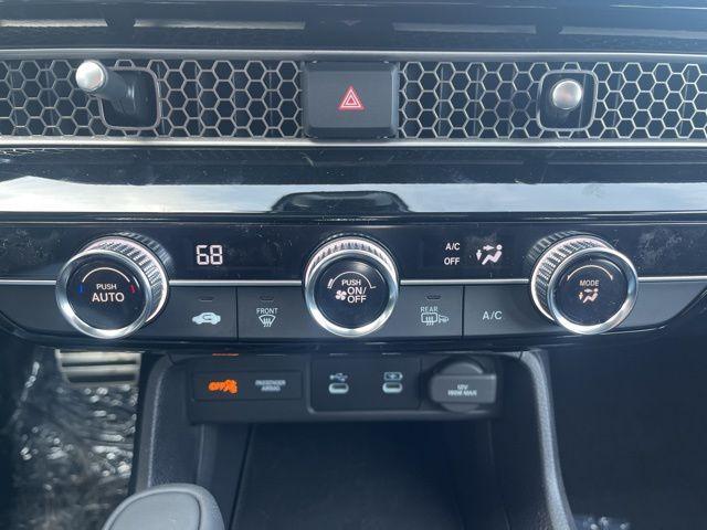 Photo of 2025 Platinum Honda Civic