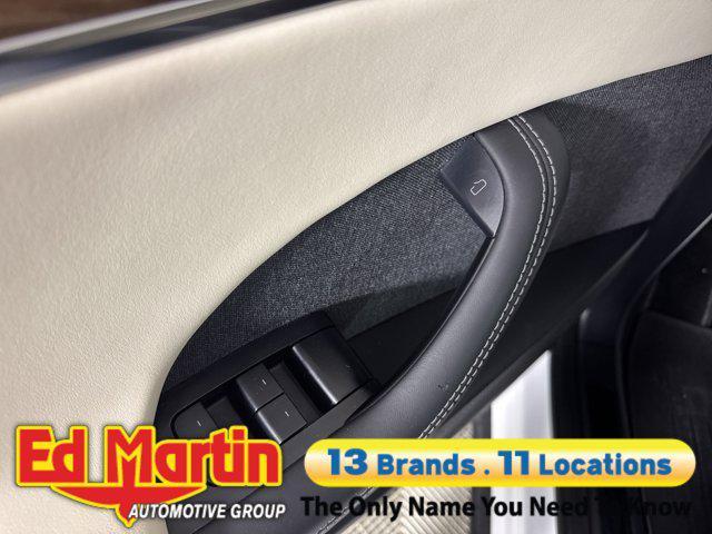 Photo of 2022 Pearl White Multi-Coat Tesla Model X