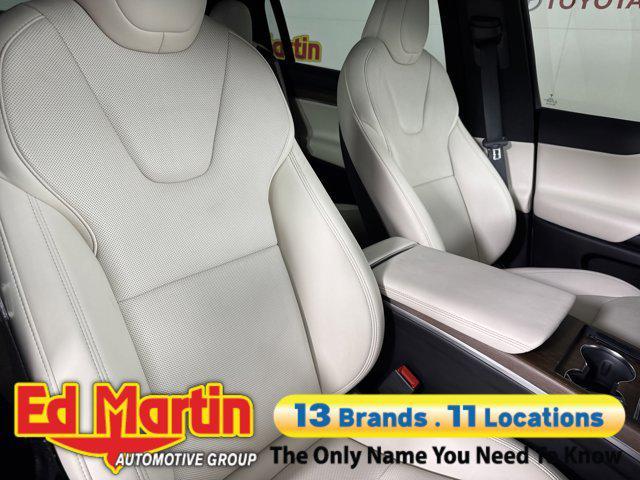 Photo of 2022 Pearl White Multi-Coat Tesla Model X