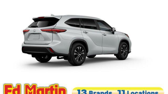 Photo of 2025 Wind Chill Pearl Toyota Highlander
