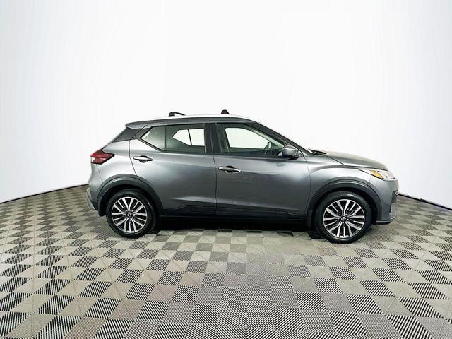 Photo of 2022 Gun Metallic Nissan Kicks
