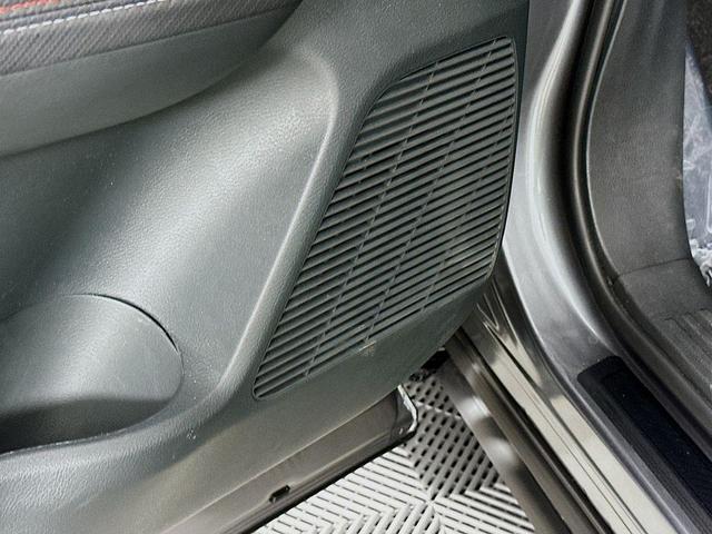 Photo of 2025 2t Gun Red Roof Nissan Kicks