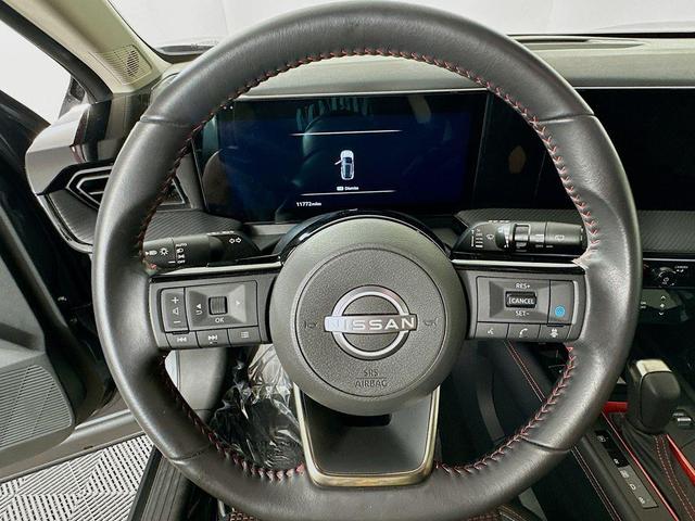 Photo of 2025 2t Gun Red Roof Nissan Kicks