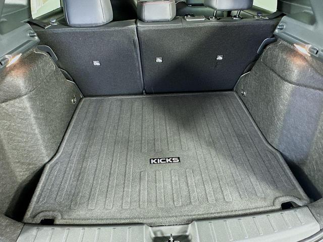 Photo of 2025 2t Gun Red Roof Nissan Kicks