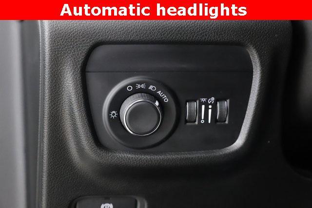 Photo of 2023 Bright White Clearcoat Jeep Grand Cherokee L