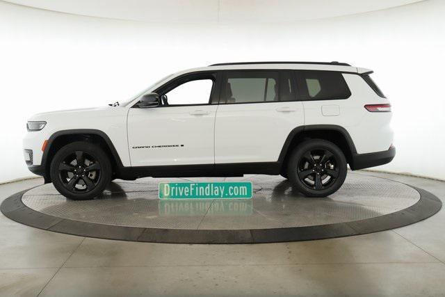 Photo of 2023 Bright White Clearcoat Jeep Grand Cherokee L