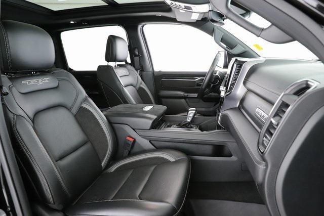 Photo of 2022 Diamond Black Crystal Pearlcoat RAM 1500
