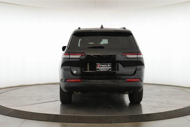 Photo of 2024 Diamond Black Crystal Pearlcoat Jeep Grand Cherokee L
