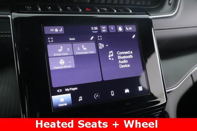 Photo of 2024 Diamond Black Crystal Pearlcoat Jeep Grand Cherokee L