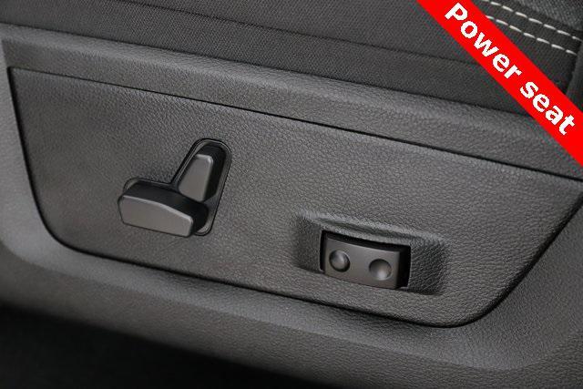 Photo of 2024 Diamond Black Crystal Pearlcoat RAM 1500 Classic