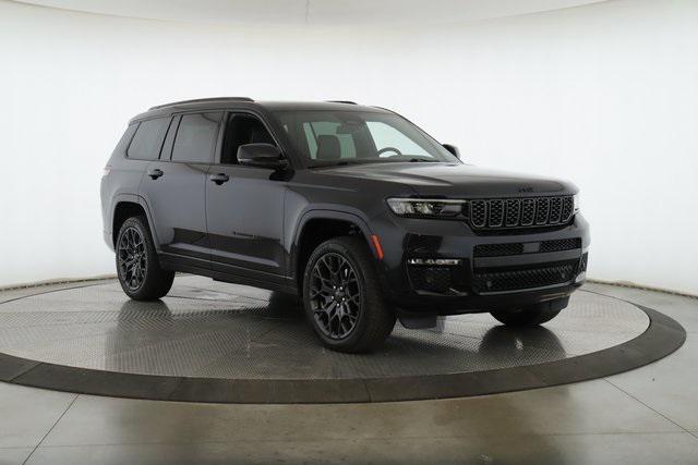 Photo of 2023 Midnight Sky Jeep Grand Cherokee L