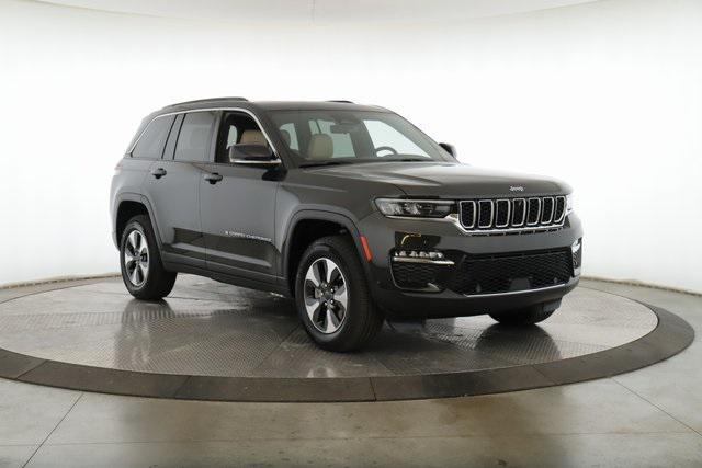 Photo of 2024 Rocky Mountain Pearlcoat Jeep Grand Cherokee 4xe