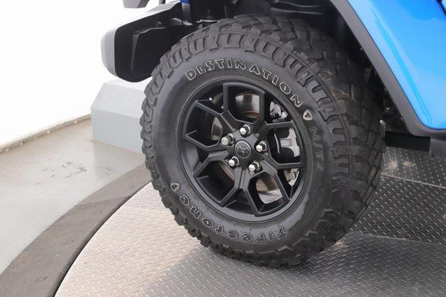 Photo of 2024 Hydro Blue Pearlcoat Jeep Gladiator