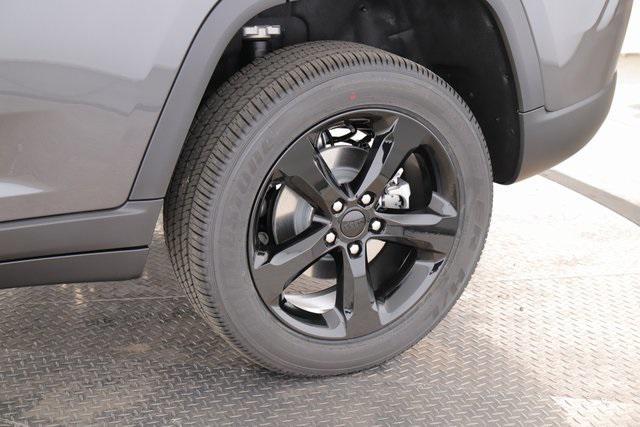 Photo of 2025 Baltic Gray Metallic Clearcoat Jeep Grand Cherokee