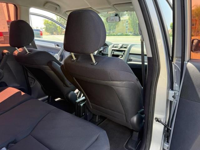 Photo of 2010 Alabaster Silver Metallic Honda CR-V