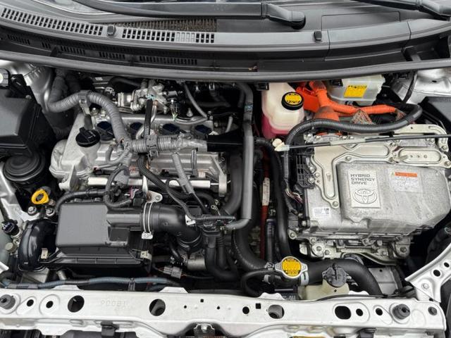 Photo of 2012 Classic Silver Metallic Toyota Prius c