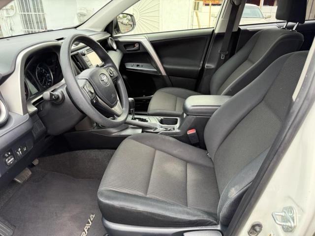 Photo of 2017 Super White Toyota RAV4