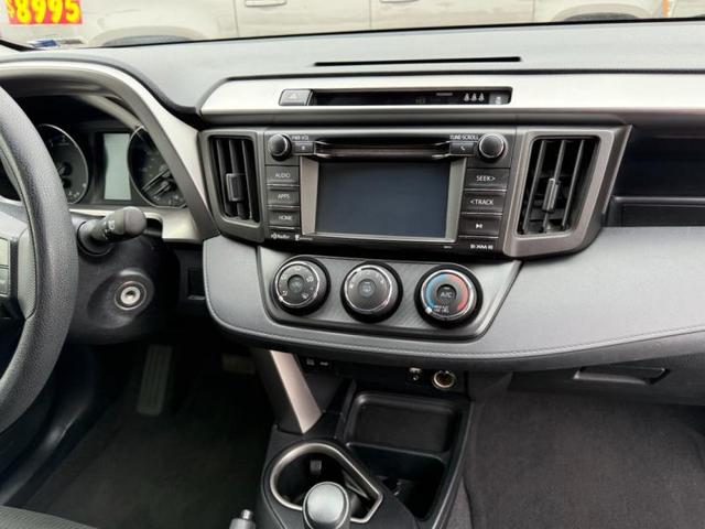 Photo of 2017 Super White Toyota RAV4