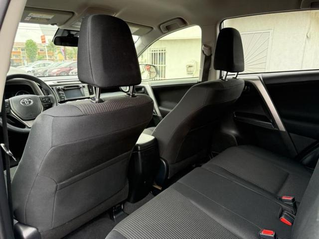Photo of 2017 Super White Toyota RAV4