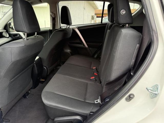 Photo of 2017 Super White Toyota RAV4