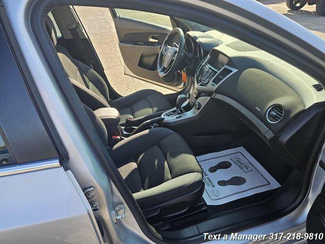 Photo of 2016 Silver Ice Metallic Chevrolet Cruze Limited