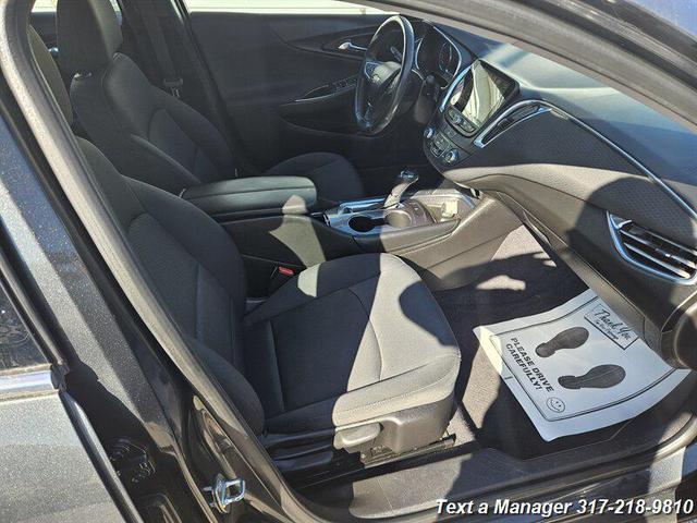 Photo of 2017 Nightfall Gray Metallic Chevrolet Malibu